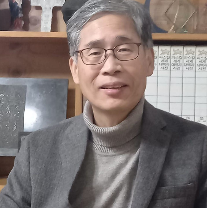 사진 신평 변호사 페이스북