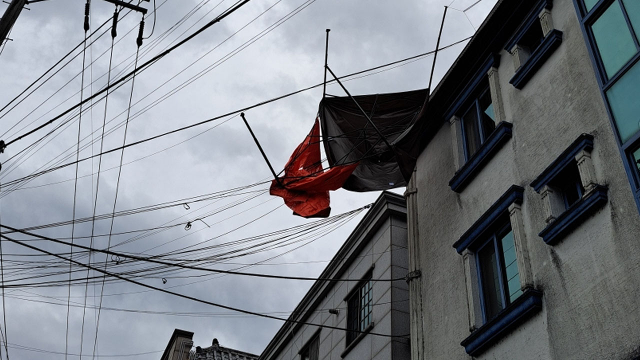 경산시 임당동 상가 건물 천막 날림 (사진 제공 경북소방본부)