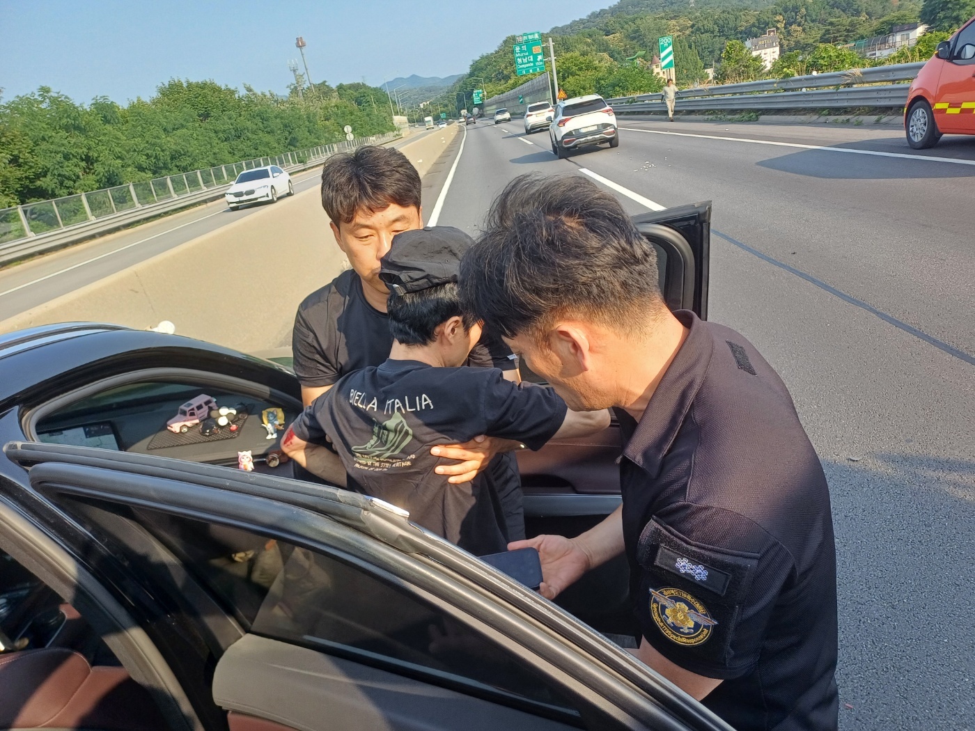 경북119특수대응단 교통사고 부상자 구조