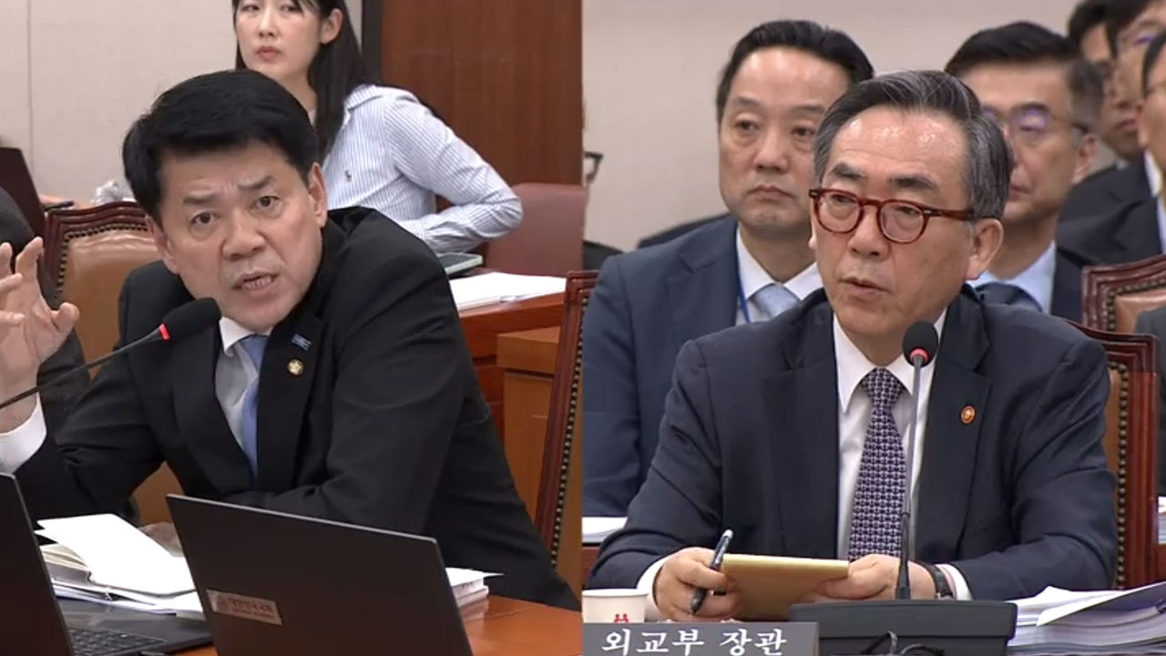 왼쪽 김준형의원